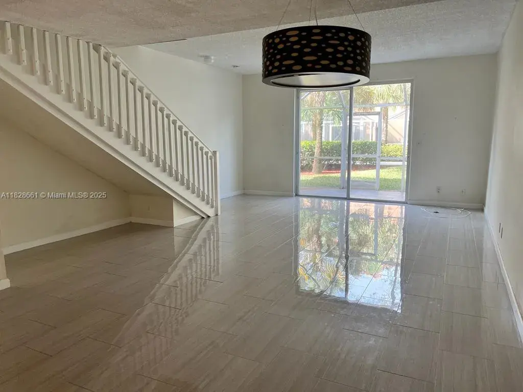 1597 Barcelona Way # 32, Weston FL 33327