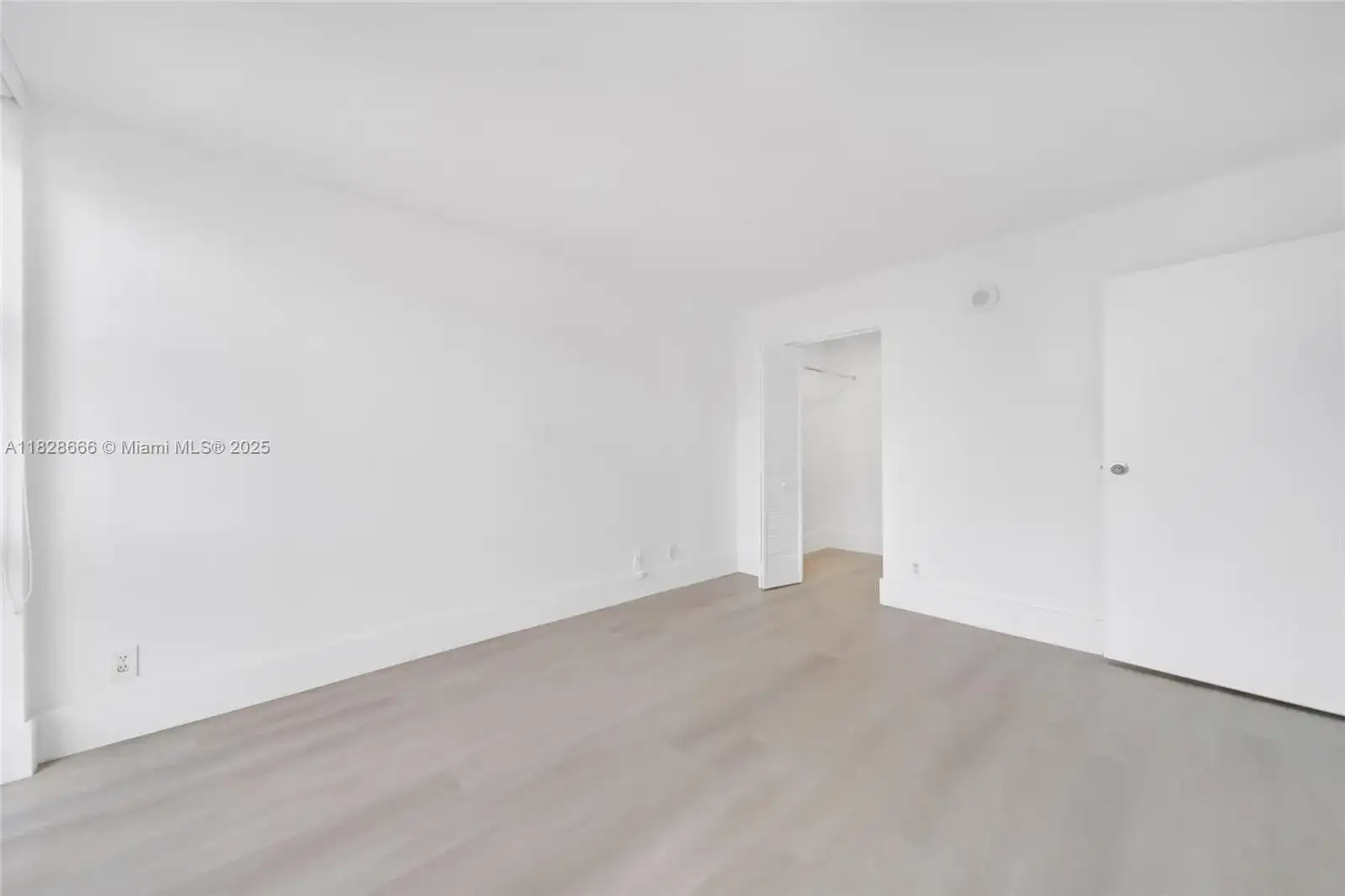 17021 N Bay Rd # 1025, Sunny Isles Beach FL 33160 photo 2