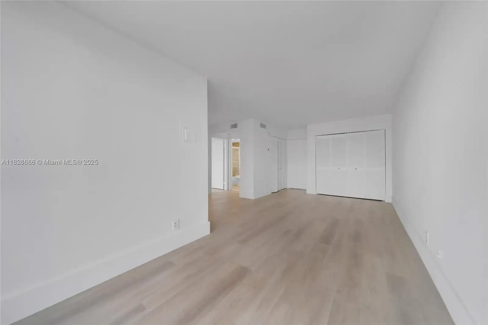 17021 N Bay Rd # 1025, Sunny Isles Beach FL 33160 photo 3