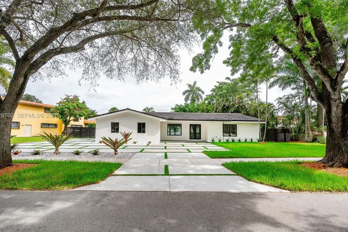 7101 E Troon Cir, Miami Lakes FL 33014