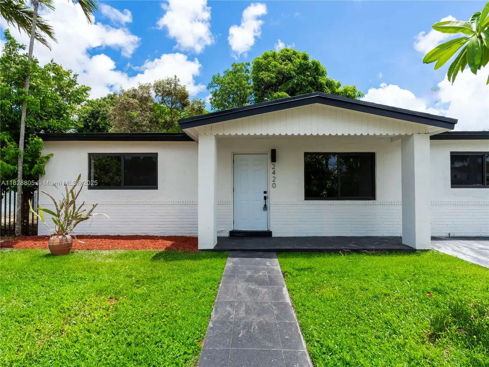 2420 NW 175th St, Miami Gardens FL 33056 photo 2