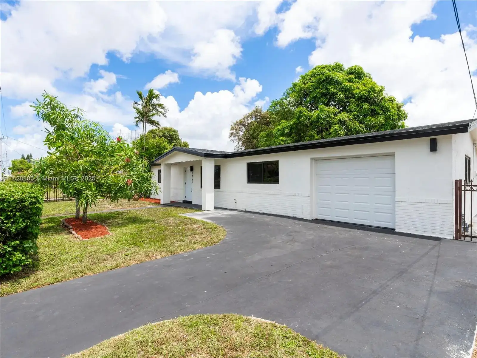 2420 NW 175th St, Miami Gardens FL 33056 photo 3