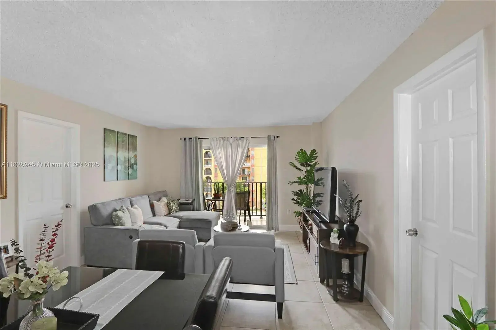 4717 NW 7th St # 10, Miami FL 33126
