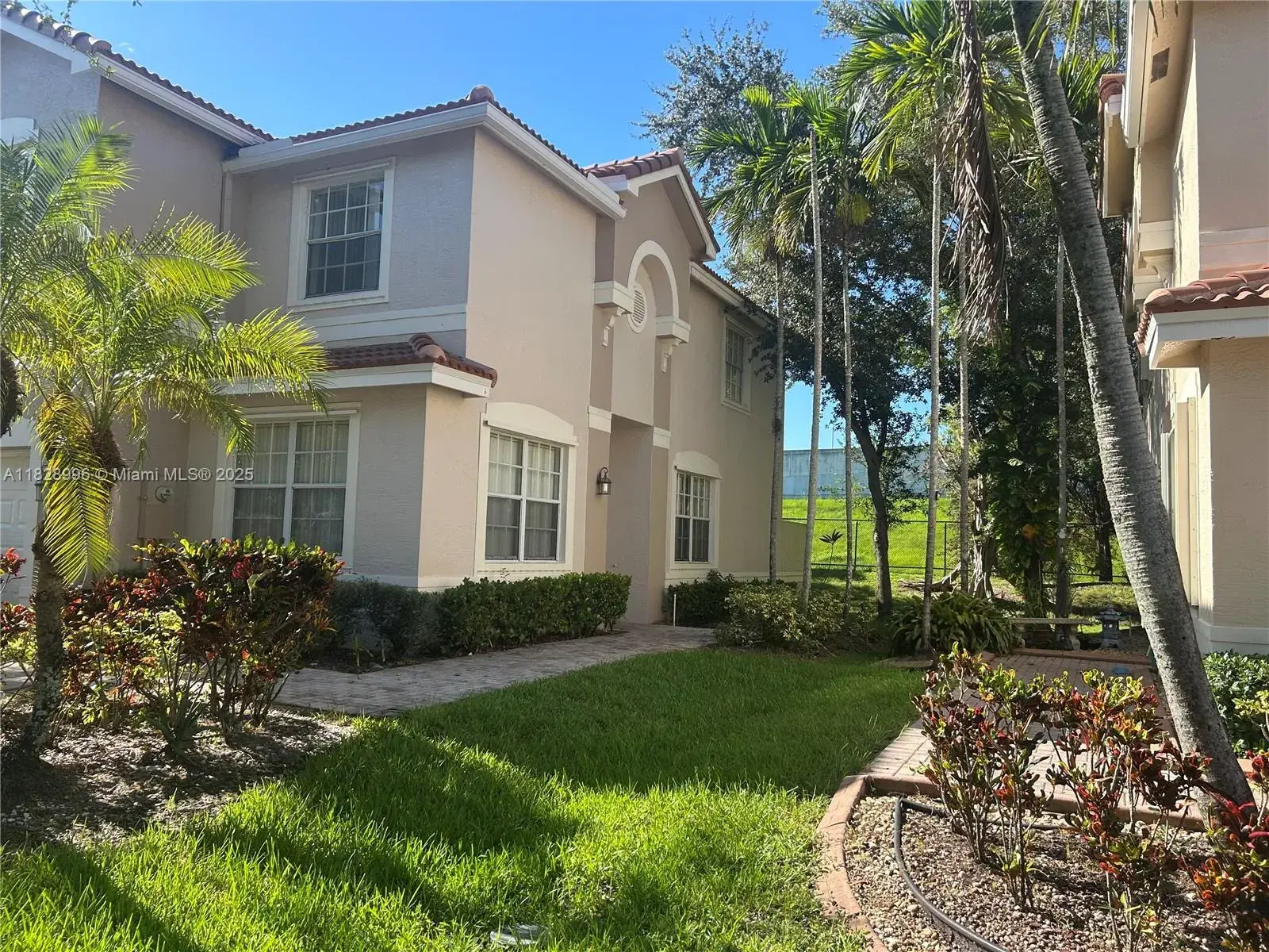 12415 SW 42nd St, Miramar FL 33027
