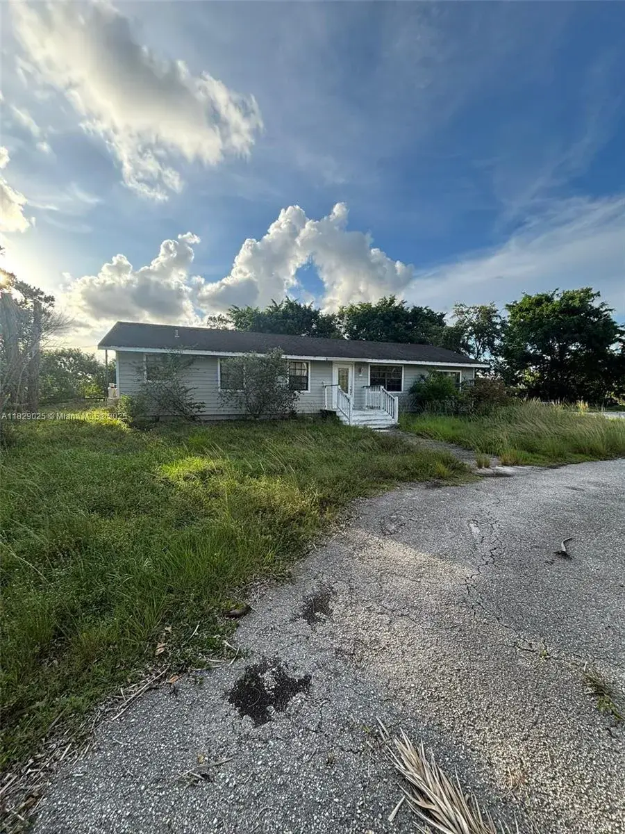 12525 NW 51st Ct N, Royal Palm Beach FL 33411