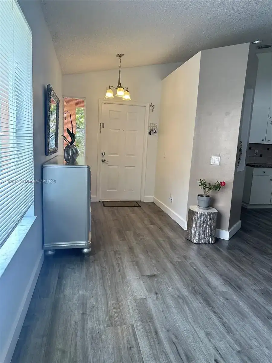 4025 Pine Ridge Ln # 4025, Weston FL 33331 photo 3