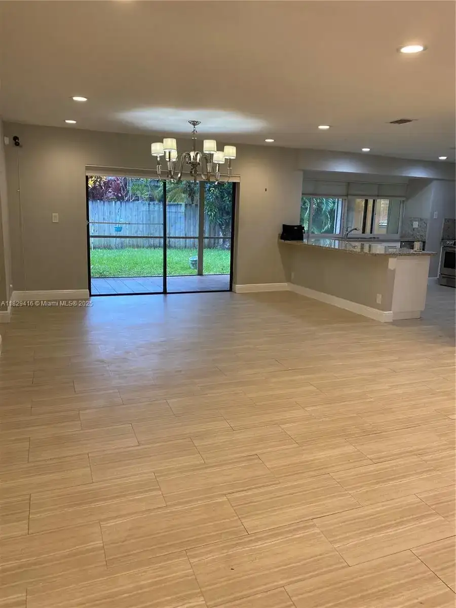 10400 NW 5th Ct, Plantation FL 33324 photo 3