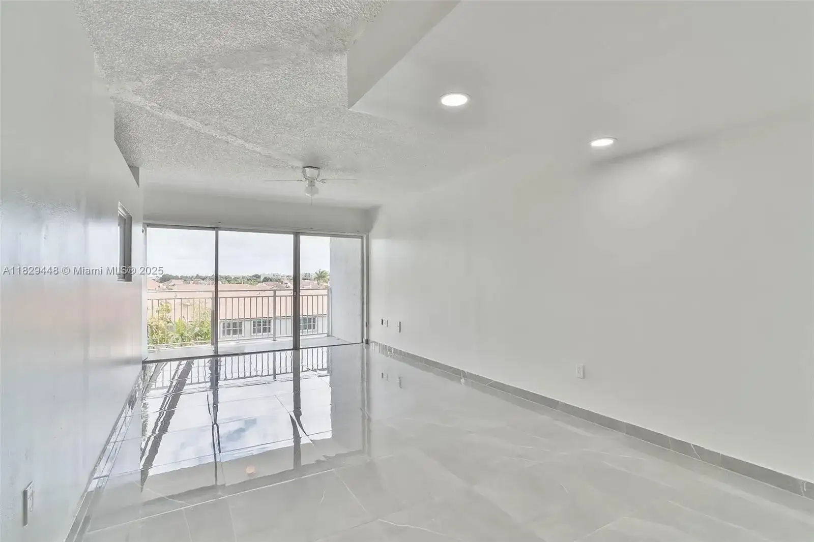 9375 Fontainebleau Blvd # L420, Miami FL 33172 photo 3