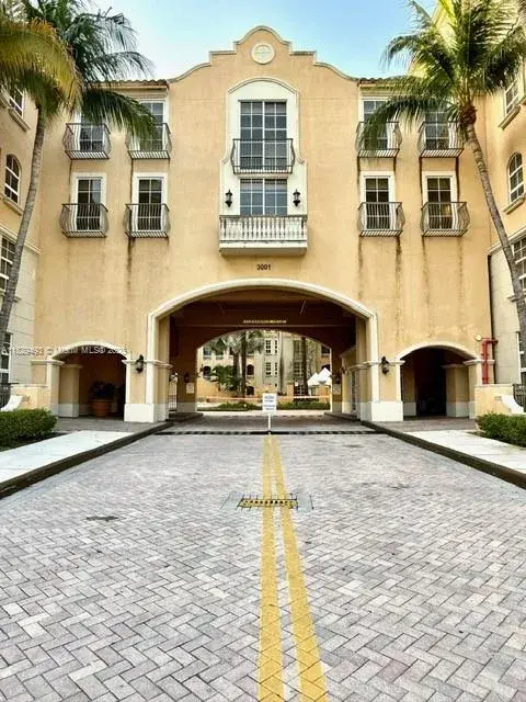 3001 NE 185th St # 324, Aventura FL 33180