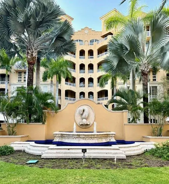 3001 NE 185th St # 324, Aventura FL 33180