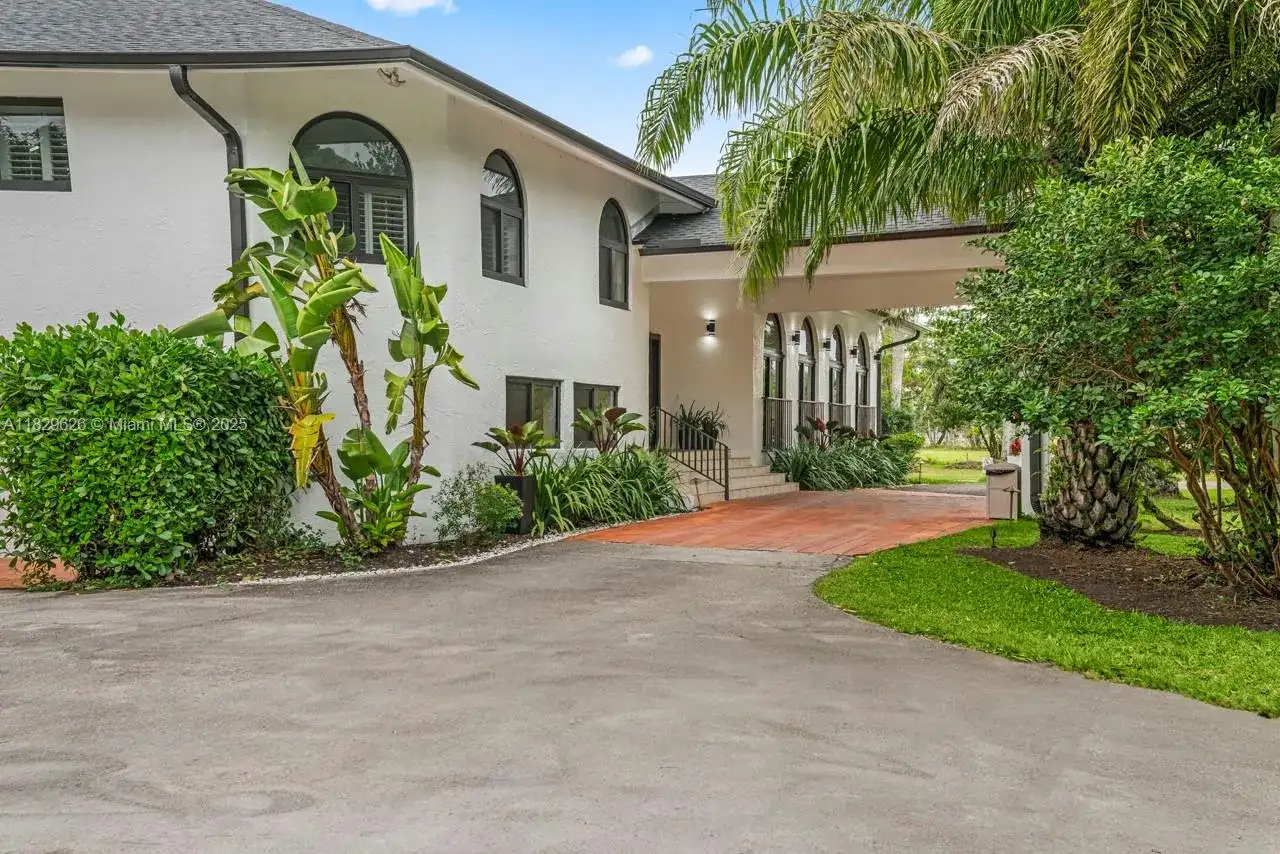 14875 SW 212th St, Miami FL 33187 photo 2