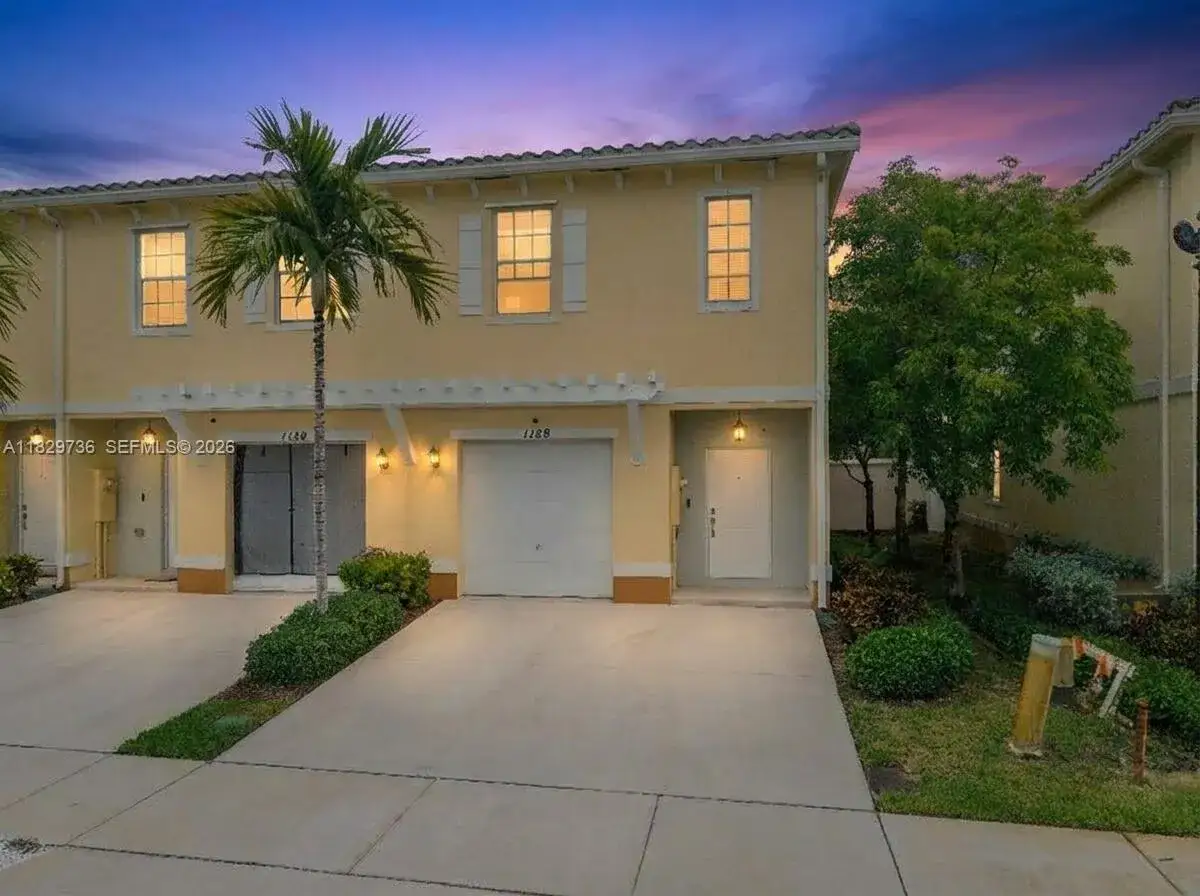1128 NW 40th Ter, Lauderhill FL 33313