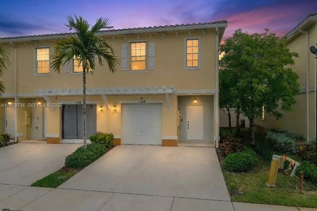 1128 NW 40th Ter, Lauderhill FL 33313