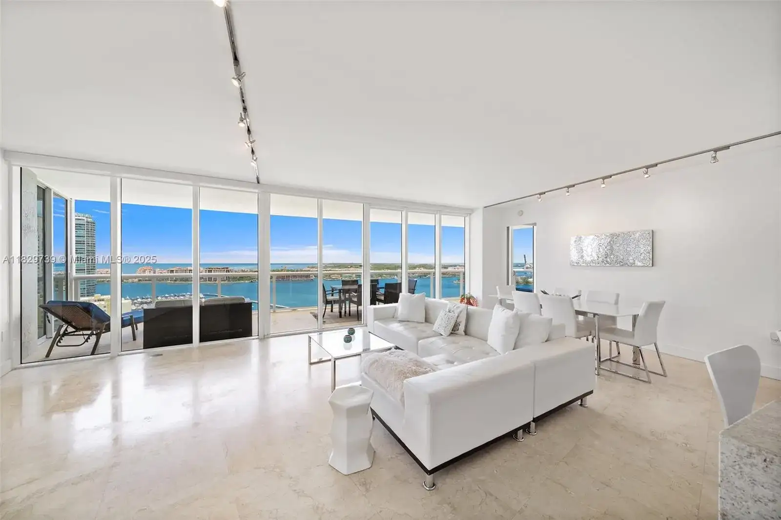 400 Alton Rd # 2208, Miami Beach FL 33139 photo 2