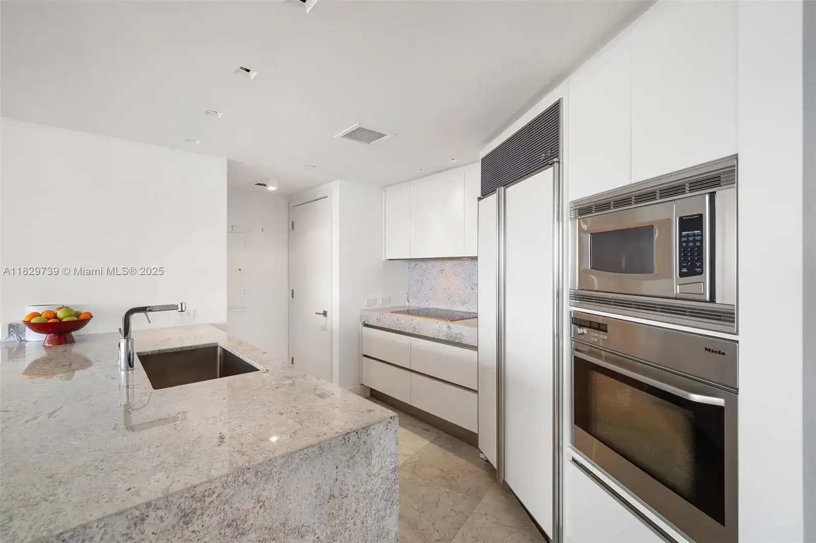 400 Alton Rd # 2208, Miami Beach FL 33139 photo 4