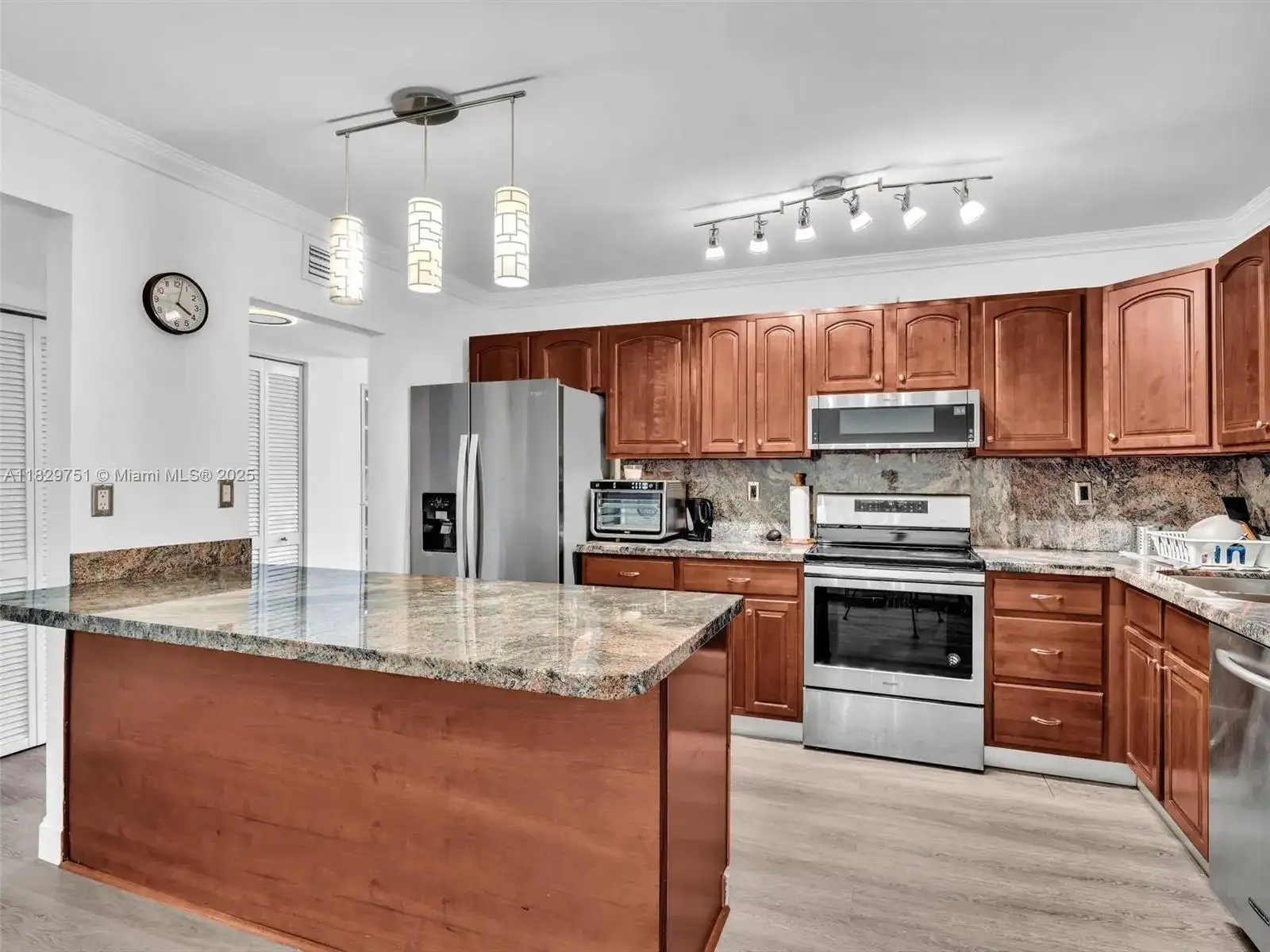 20381 NE 30th Ave # 7, Aventura FL 33180 photo 4