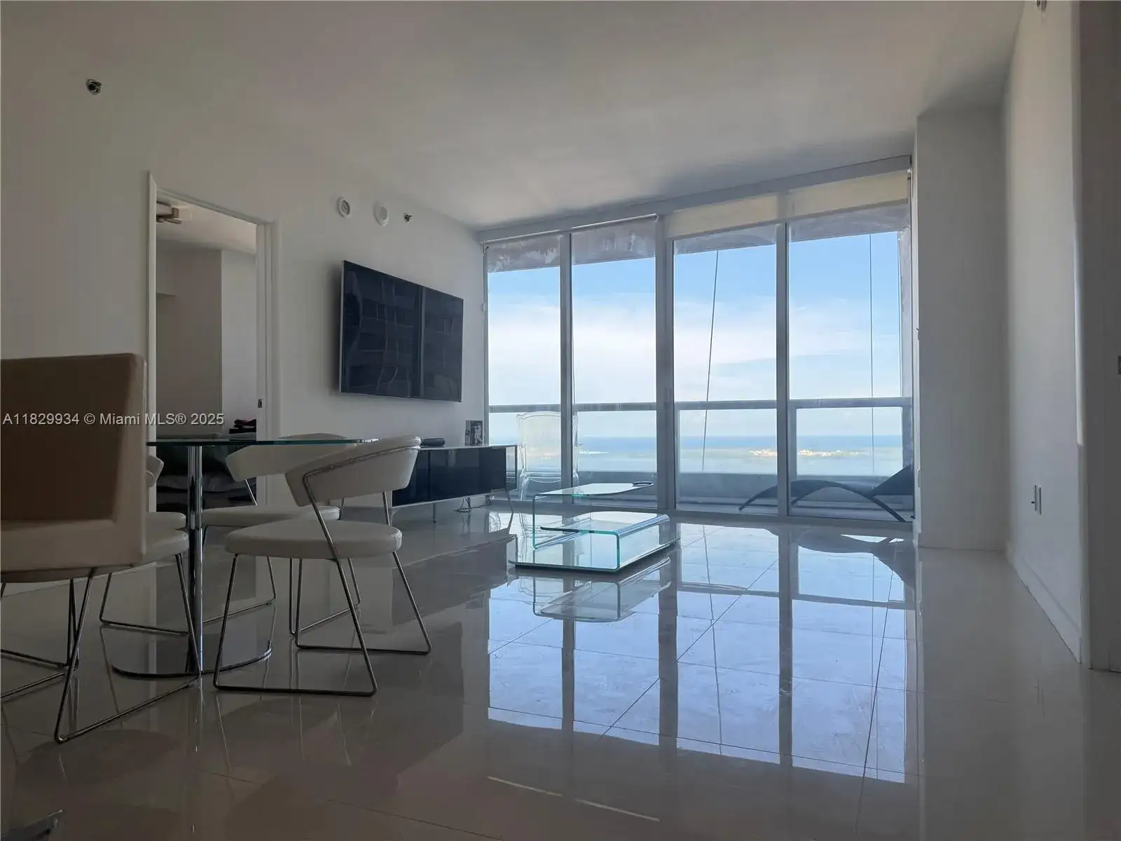 475 Brickell Ave # 4207, Miami FL 33131 photo 2