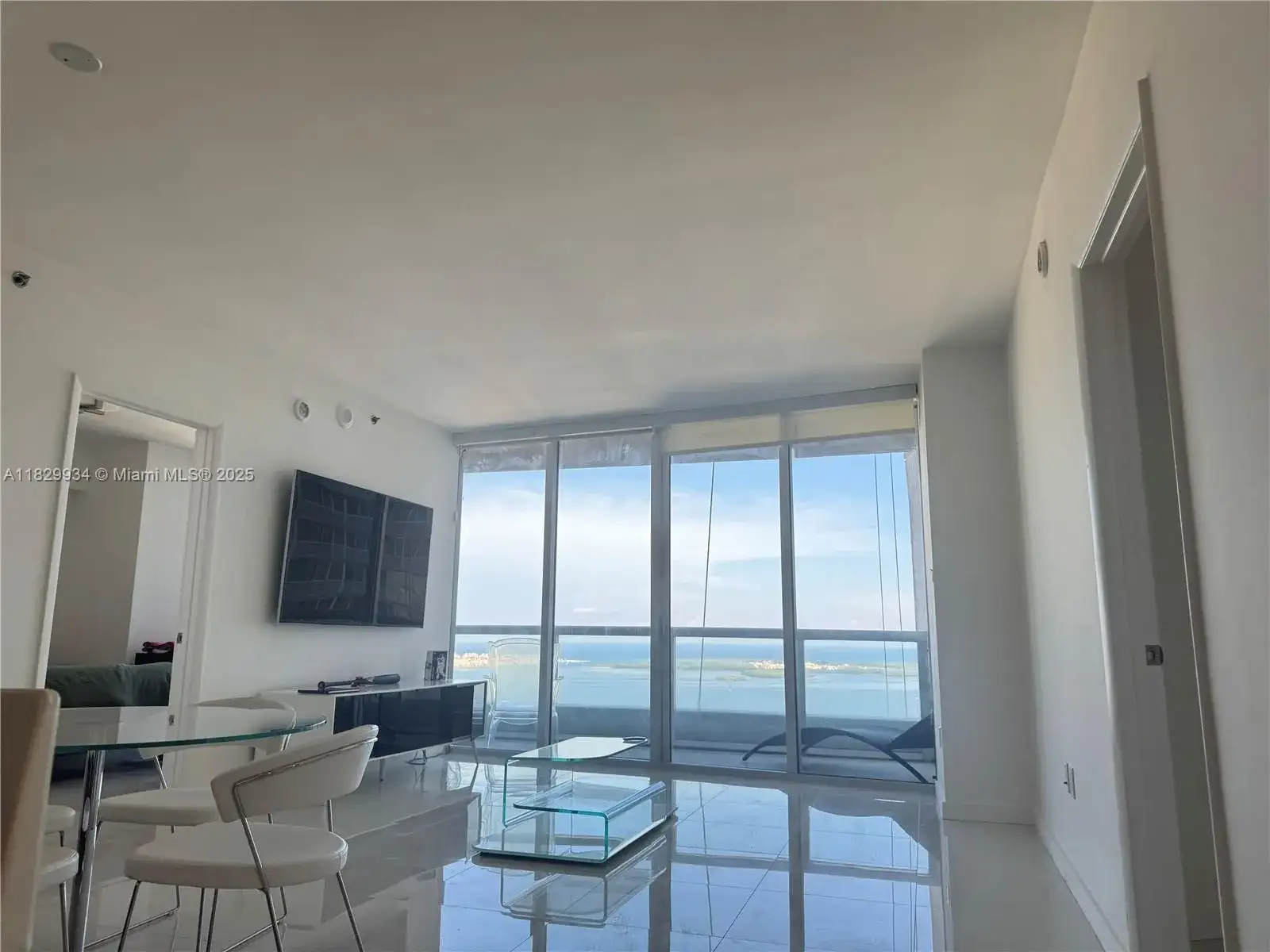 475 Brickell Ave # 4207, Miami FL 33131 photo 3