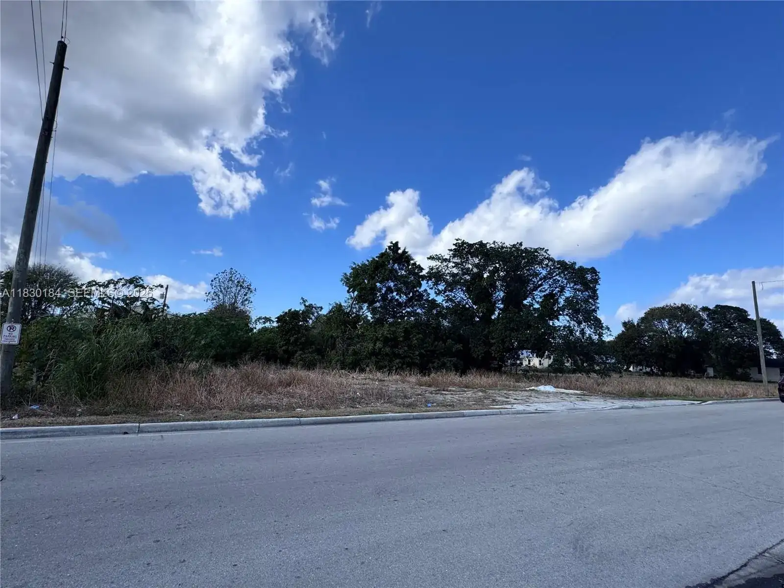875 JOE LOUIS AVE, Pahokee FL 33476 photo 2