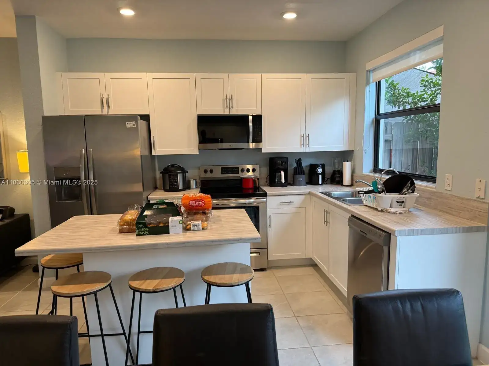 887 NE 211th St, Miami FL 33179 photo 5