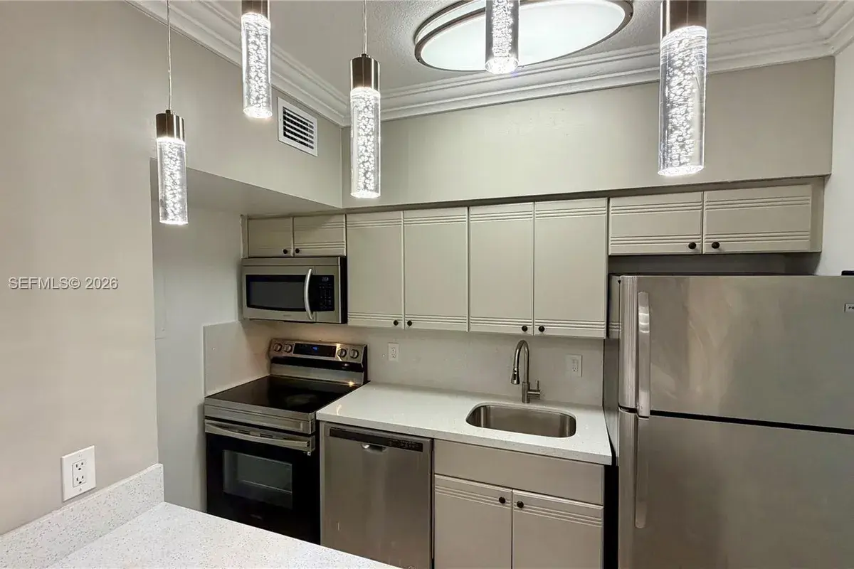 1559 Michigan Ave # 305, Miami Beach FL 33139
