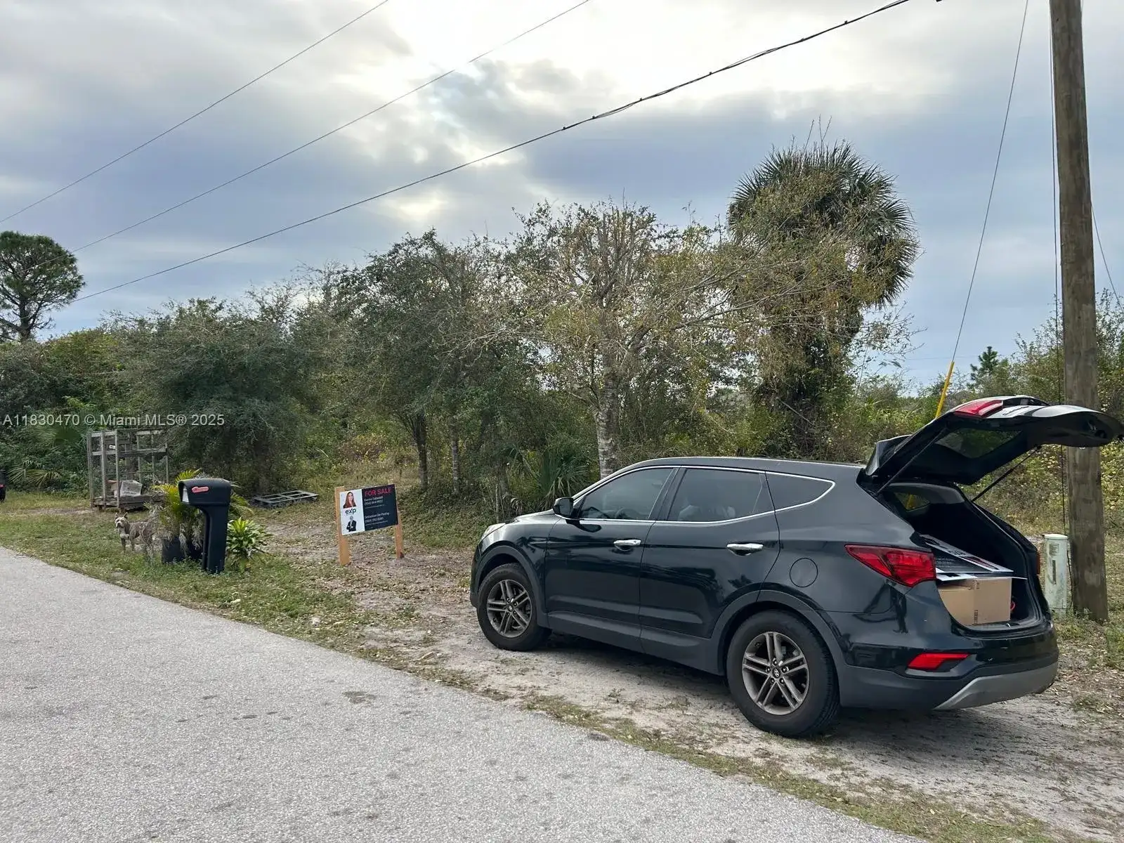 808 Frederick Reid St E, Lehigh Acres FL 33974 photo 2