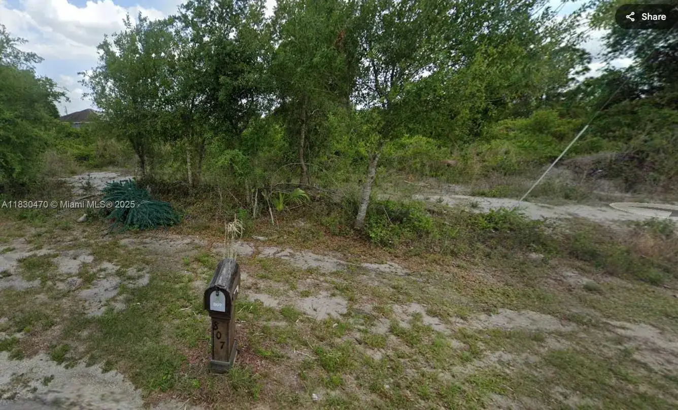 808 Frederick Reid St E, Lehigh Acres FL 33974 photo 4