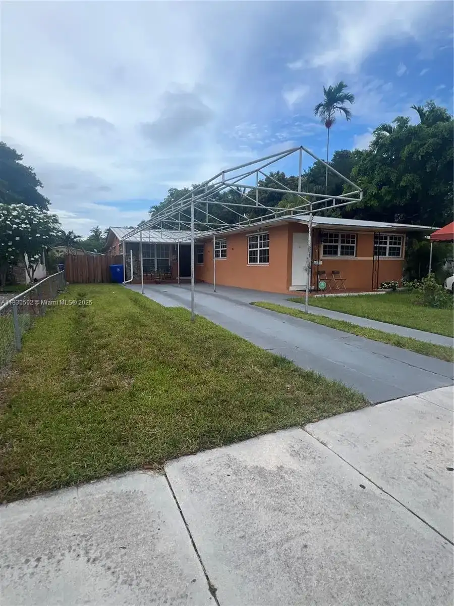 2815 SW 36th Ave, Miami FL 33133 photo 2