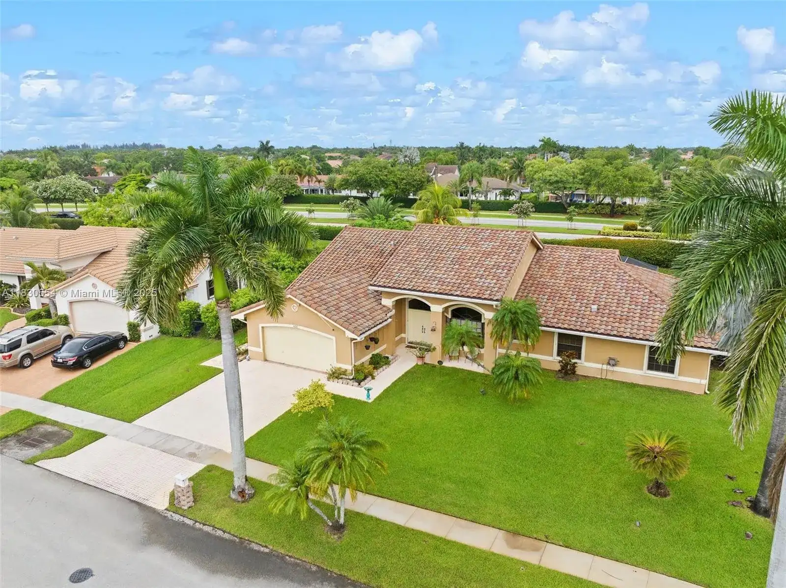 450 NW 195th Ave, Pembroke Pines FL 33029 photo 2