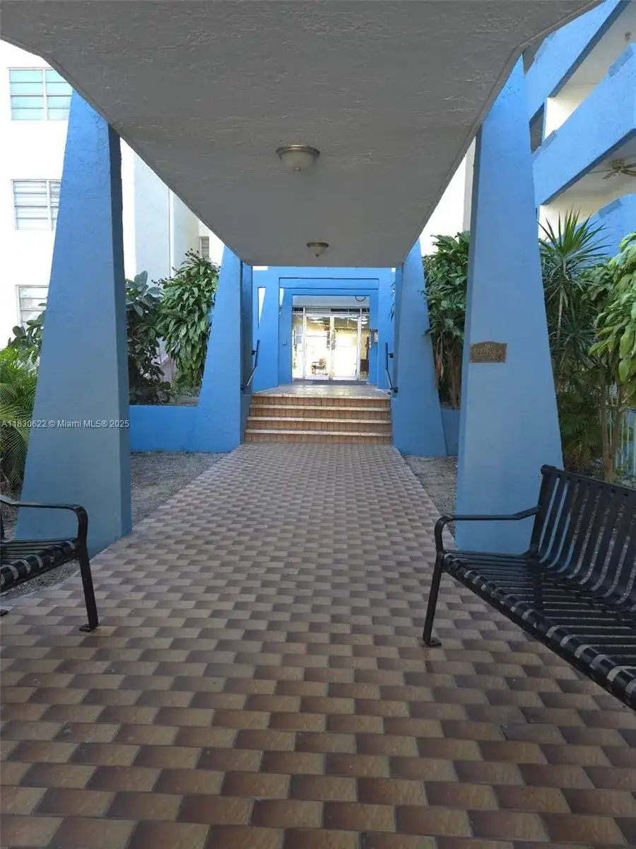 5050 NW 7th St # 709, Miami FL 33126 photo 3