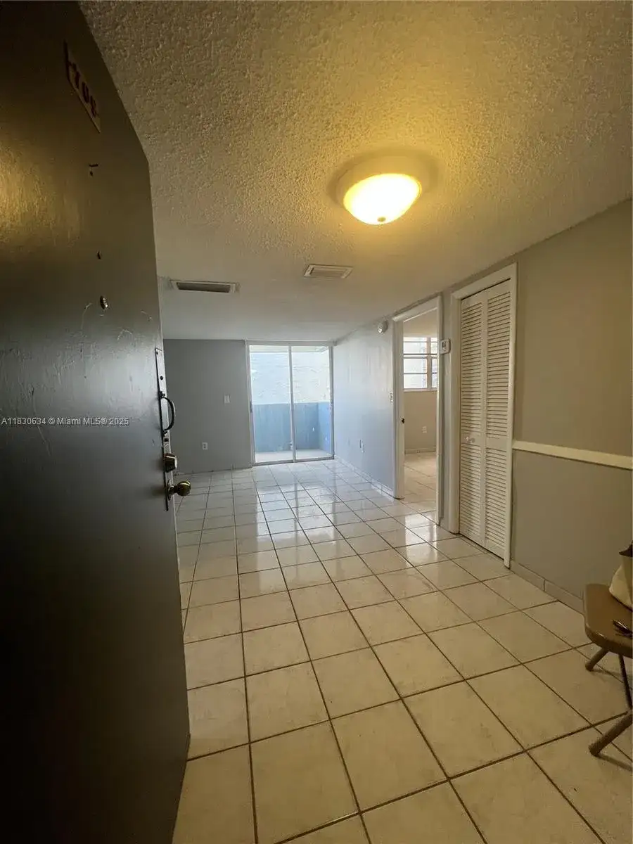 5050 NW 7th St # 709, Miami FL 33126 photo 3