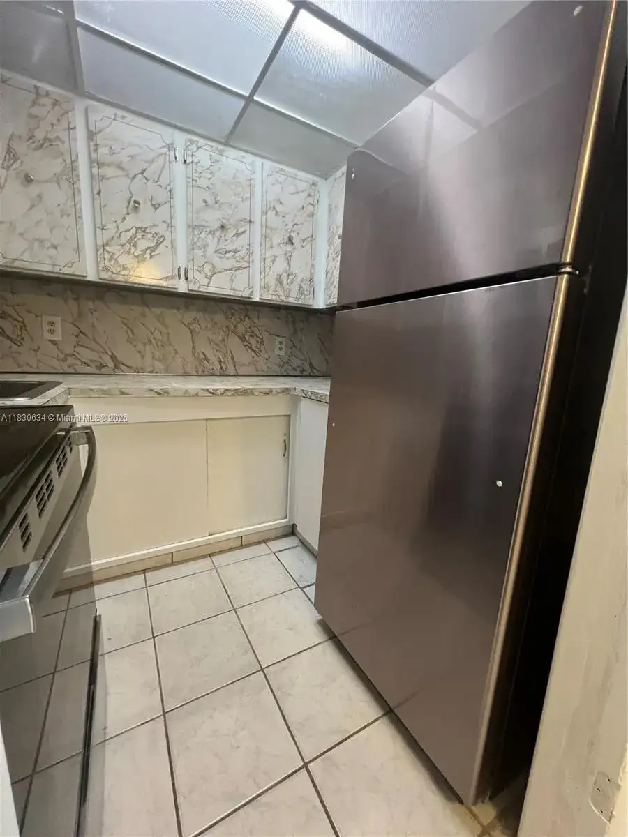 5050 NW 7th St # 709, Miami FL 33126 photo 5