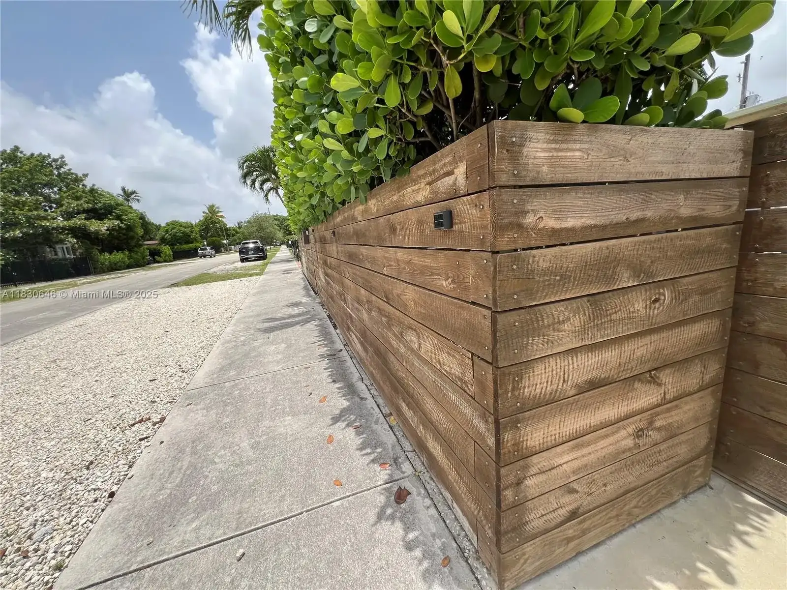 323 NW 105th St, Miami FL 33150 photo 2