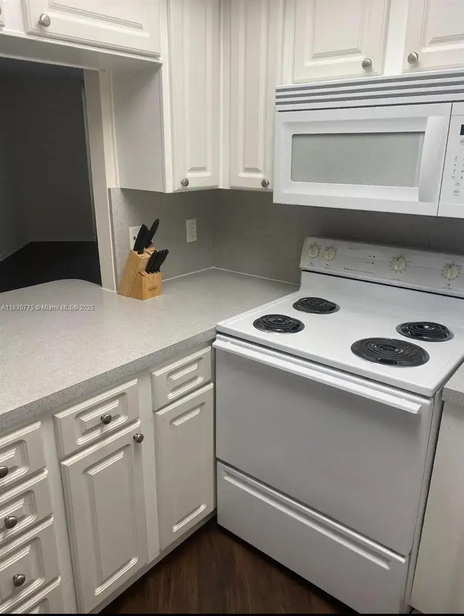 8353 Lake Dr # 202, Doral FL 33166 photo 5