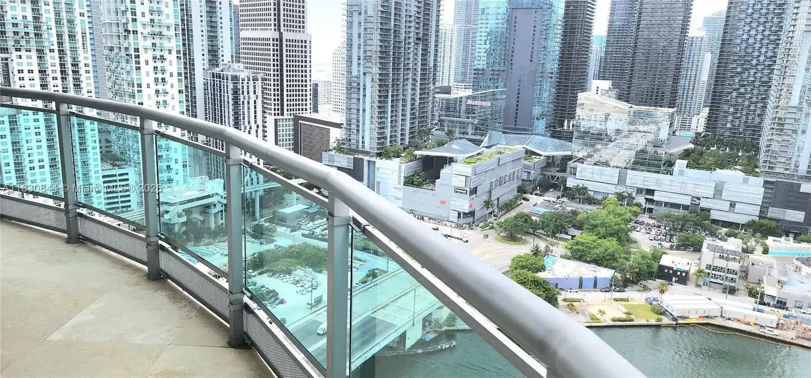 350 S Miami Ave # 3214, Miami FL 33130 photo 2