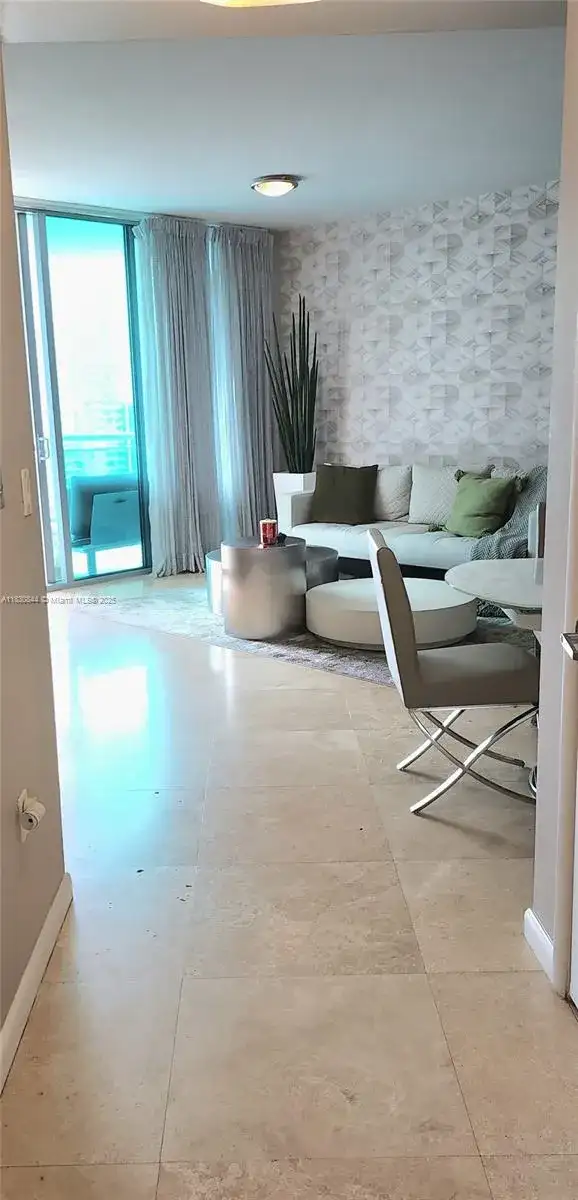 350 S Miami Ave # 3214, Miami FL 33130 photo 4