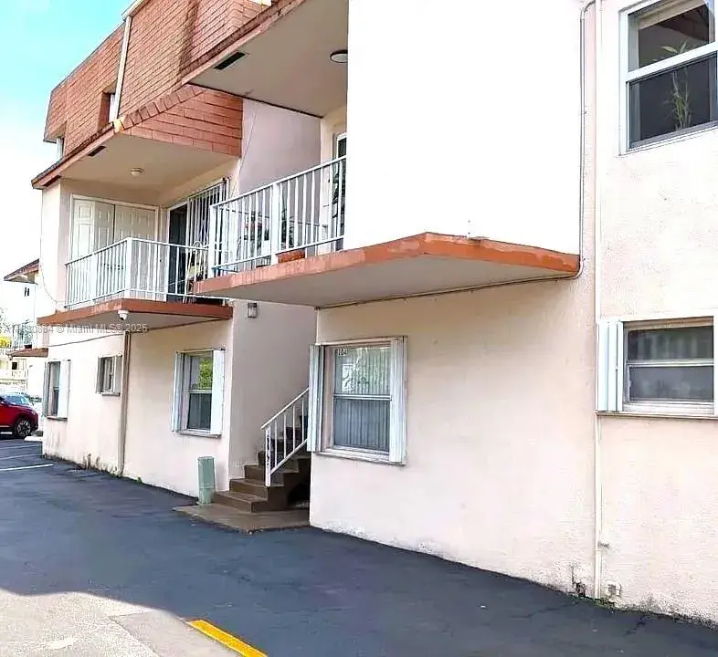 1590 W 46th St # 233, Hialeah FL 33012 photo 2