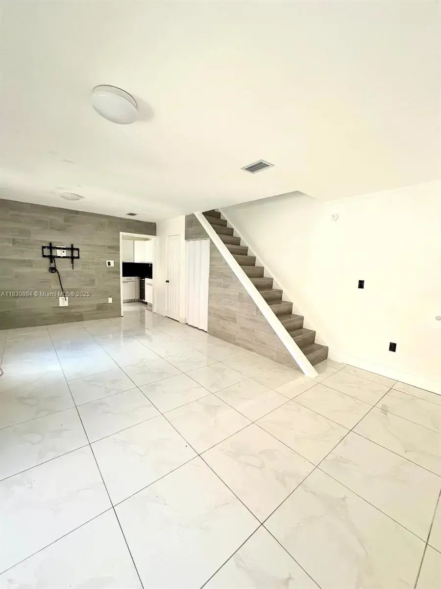 1590 W 46th St # 233, Hialeah FL 33012 photo 5