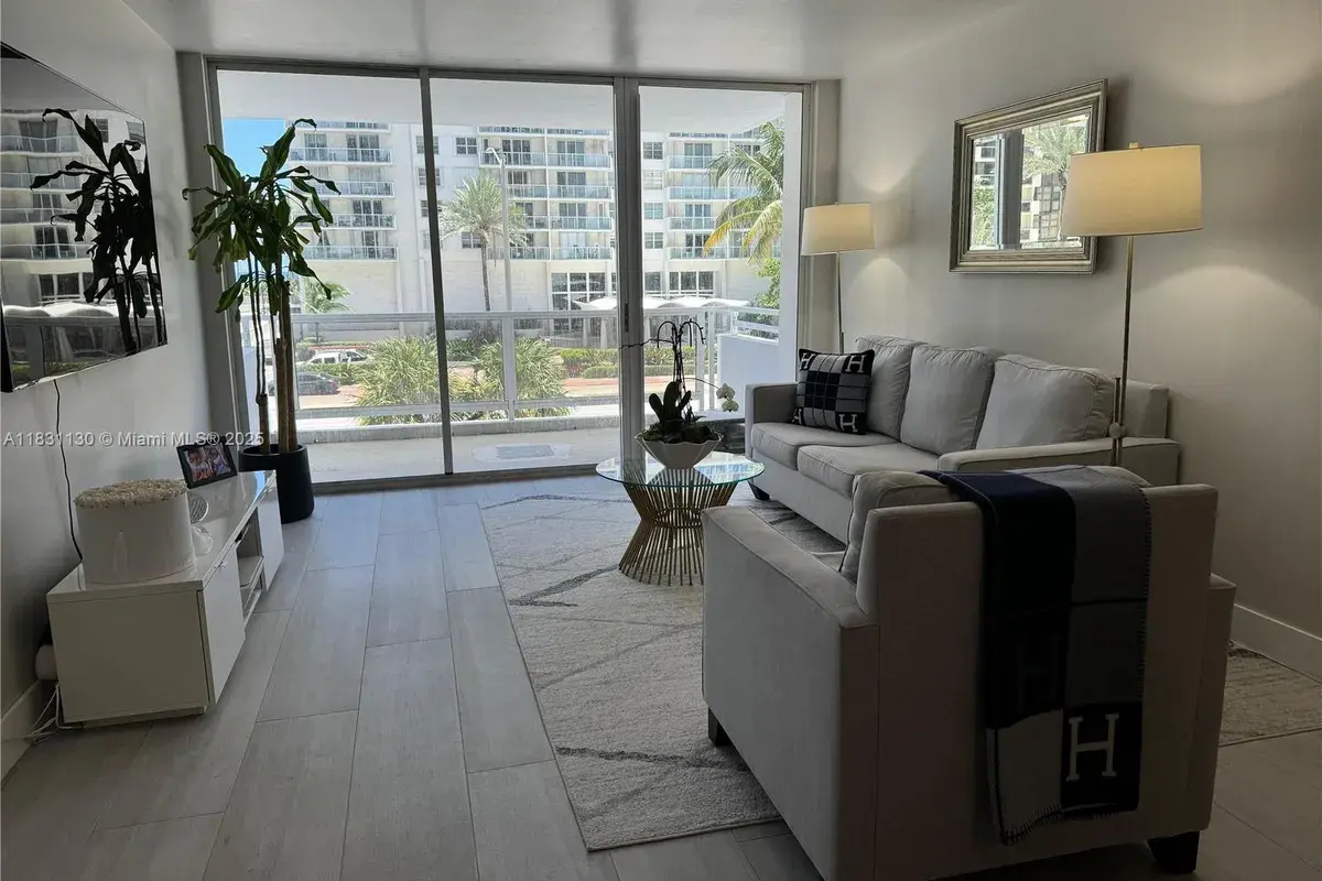 5700 Collins Ave # 3C, Miami Beach FL 33140