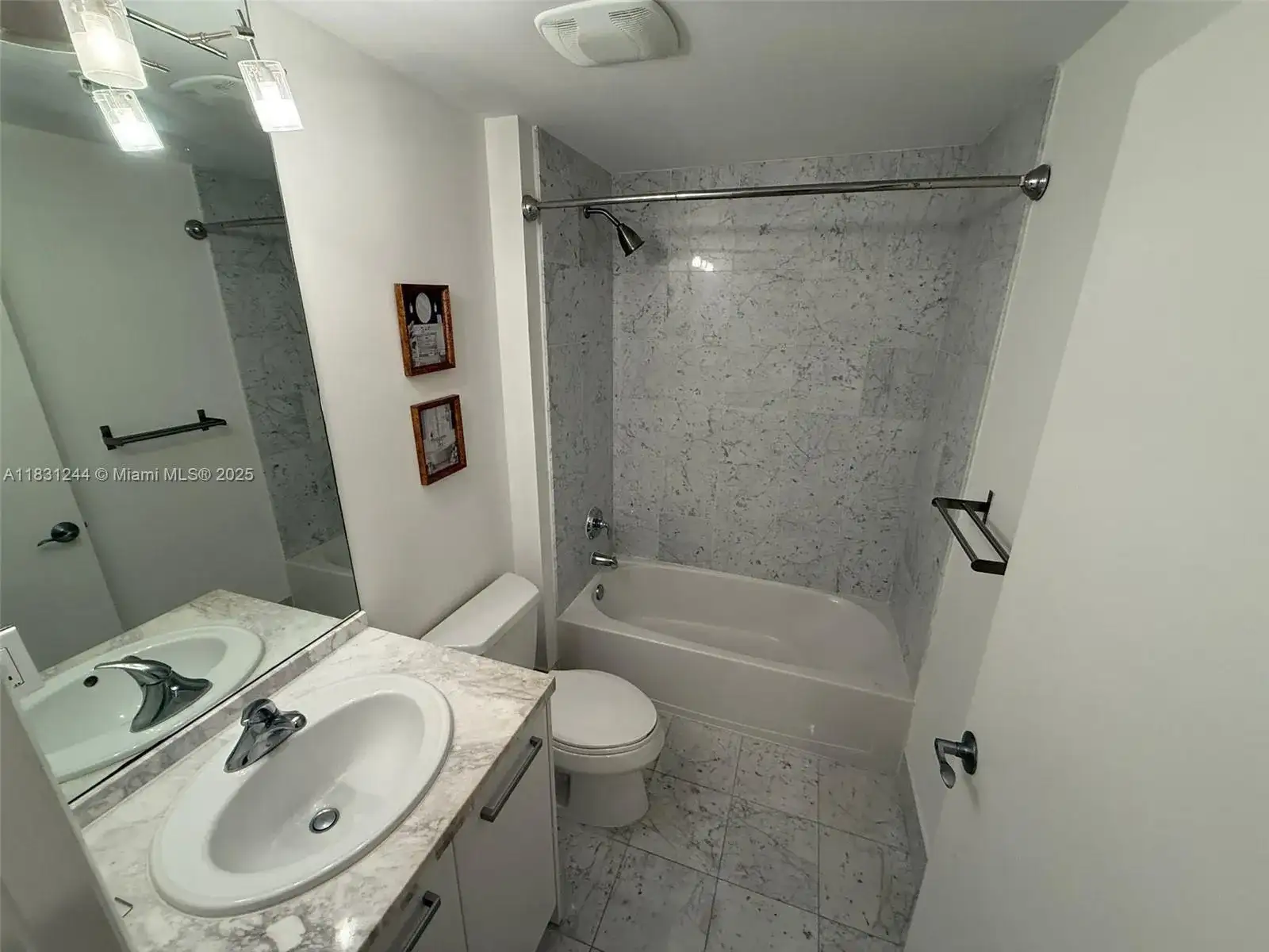 244 Biscayne Blvd # 908, Miami FL 33132 photo 5