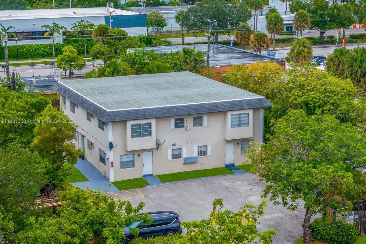 842 NW 1st Ave, Fort Lauderdale FL 33311