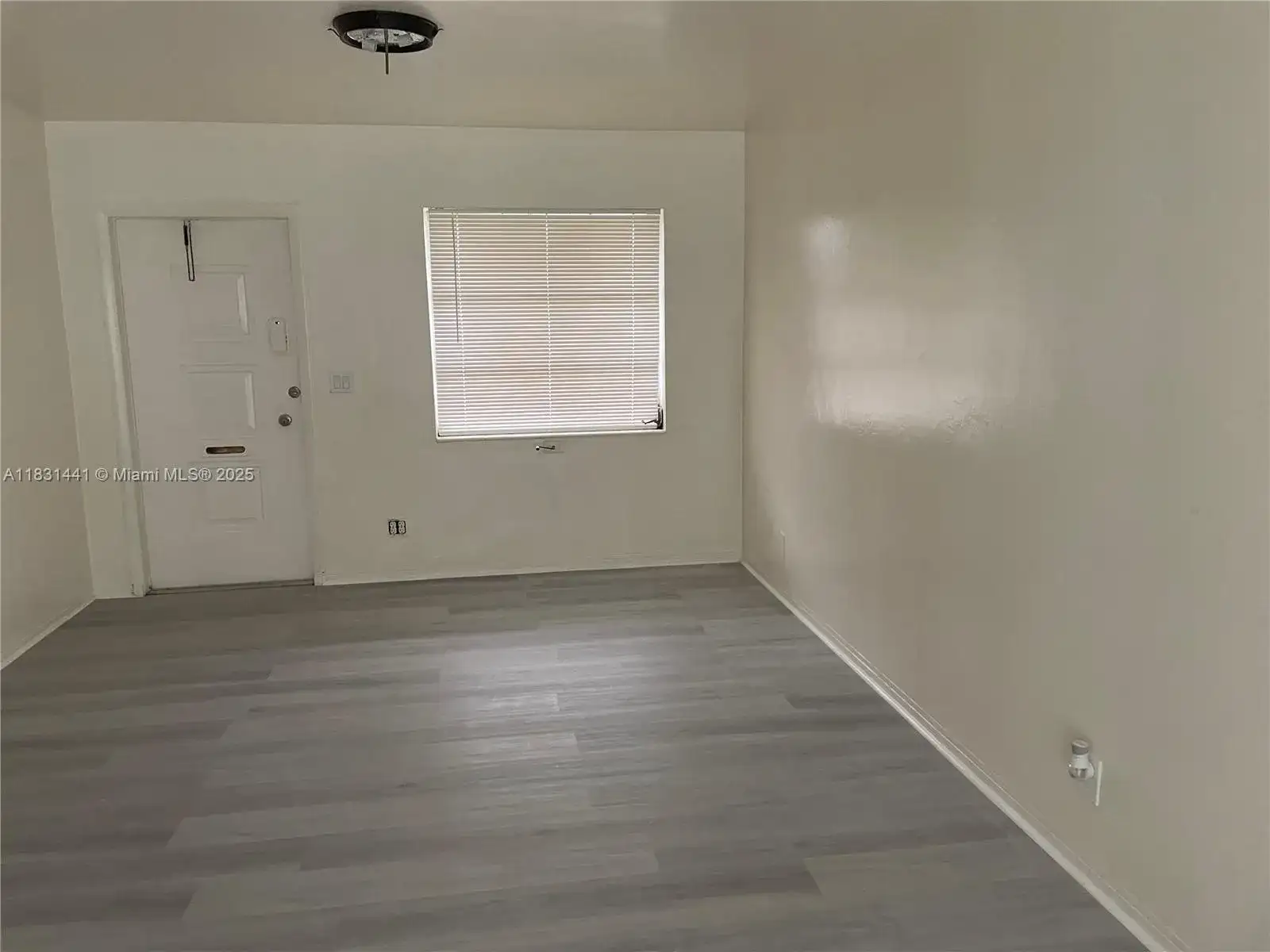 2450 Lincoln St # 3, Hollywood FL 33020 photo 2