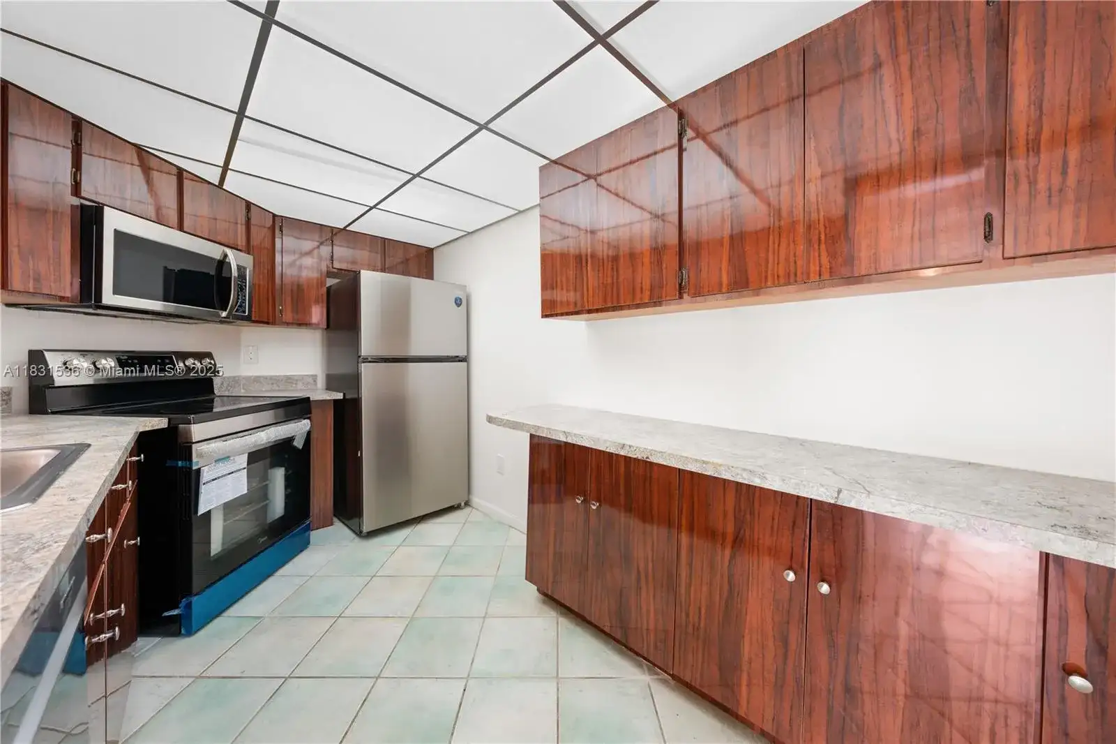 20905 NE 8th Ct # 36, Miami FL 33179 photo 2