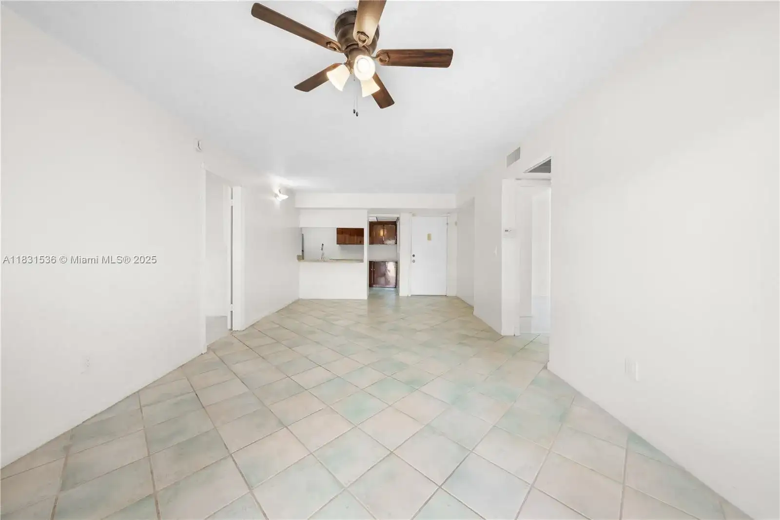 20905 NE 8th Ct # 36, Miami FL 33179 photo 5