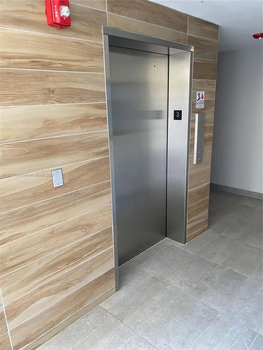 836 SW 2nd St # 301, Miami FL 33130 photo 3