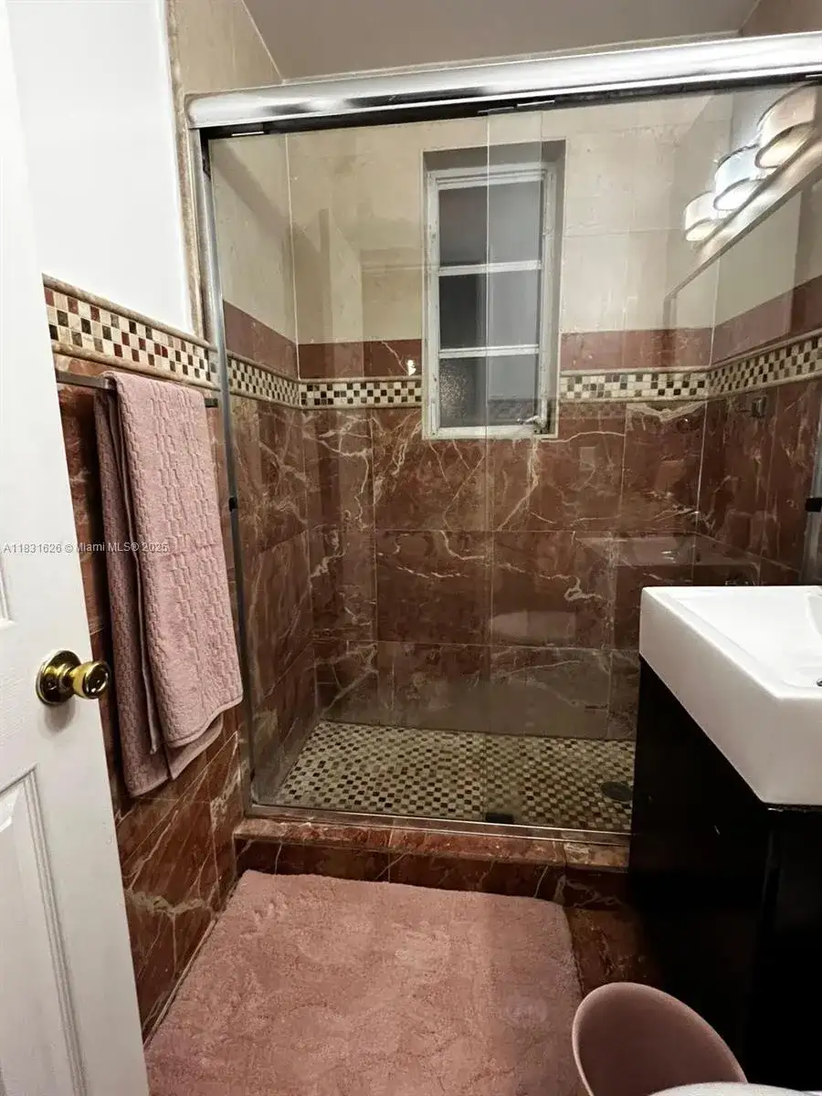 1227 Euclid Ave # 6, Miami Beach FL 33139 photo 5