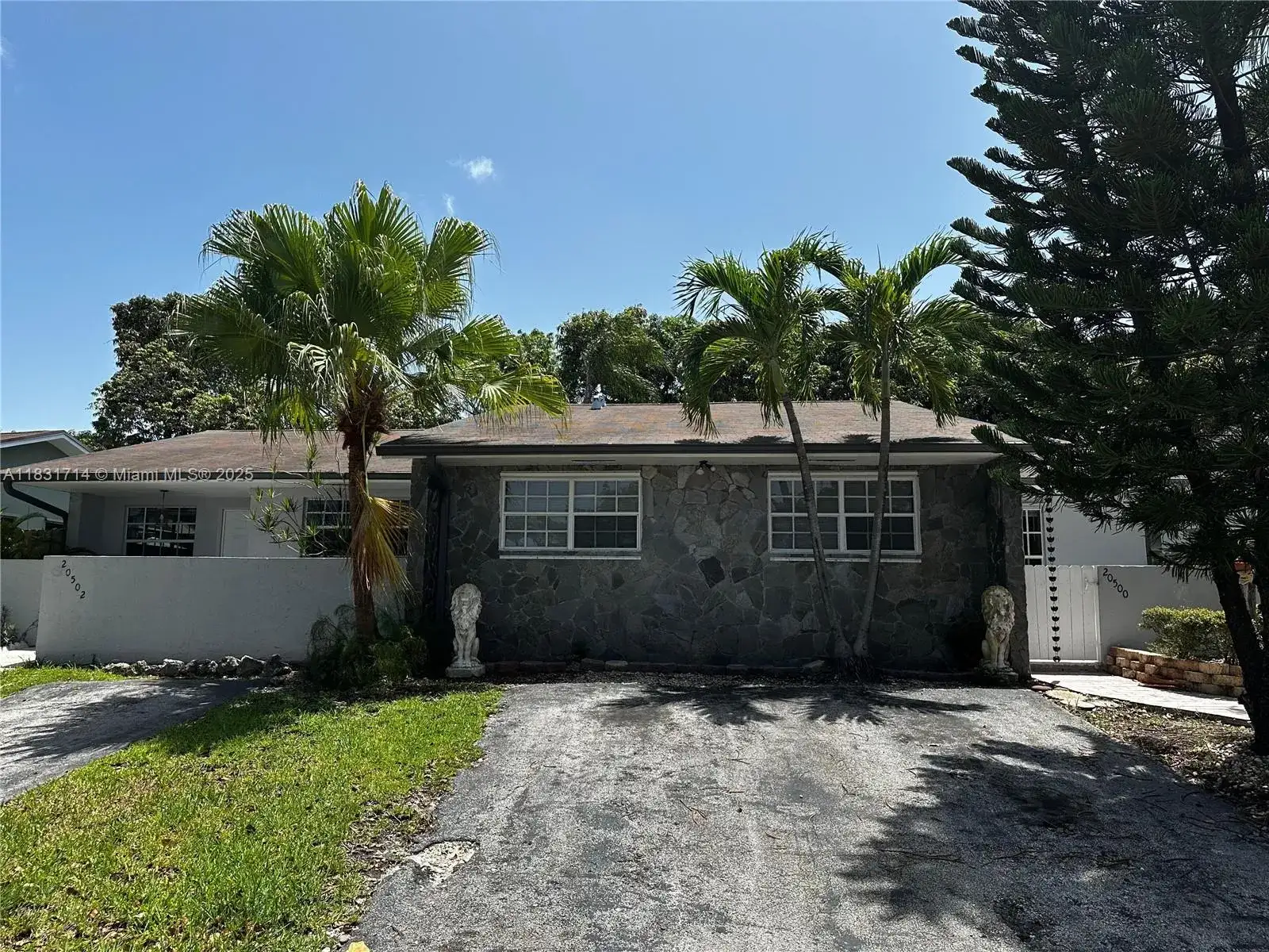 20500 SW 92nd Pl, Cutler Bay FL 33189 photo 3