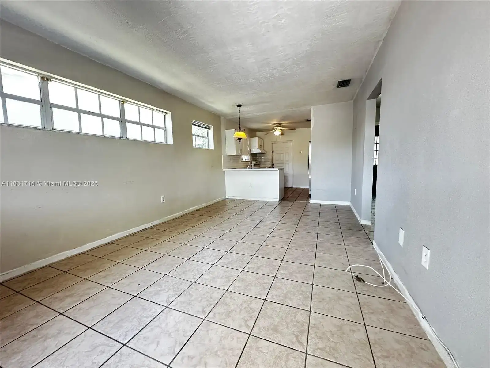 20500 SW 92nd Pl, Cutler Bay FL 33189 photo 5