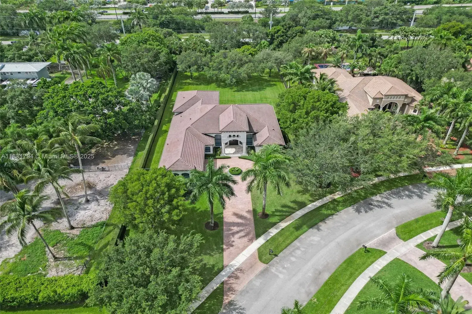 11056 Blackhawk Blvd, Davie FL 33328 photo 4