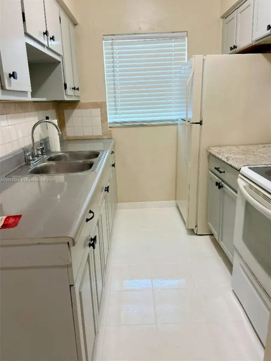 4011 NW 30th Ter # 3, Lauderdale Lakes FL 33309 photo 5